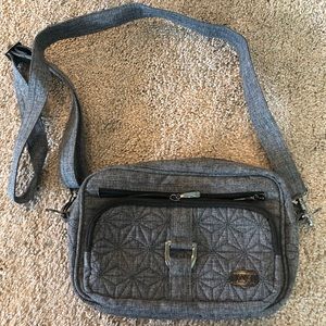 Lug nylon purse